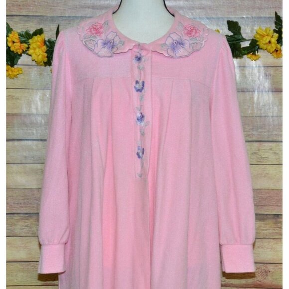 Vintage Vanity Fair Ladies M Terry Cloth Pink Housecoat Pockets Embroidered - Picture 2 of 9